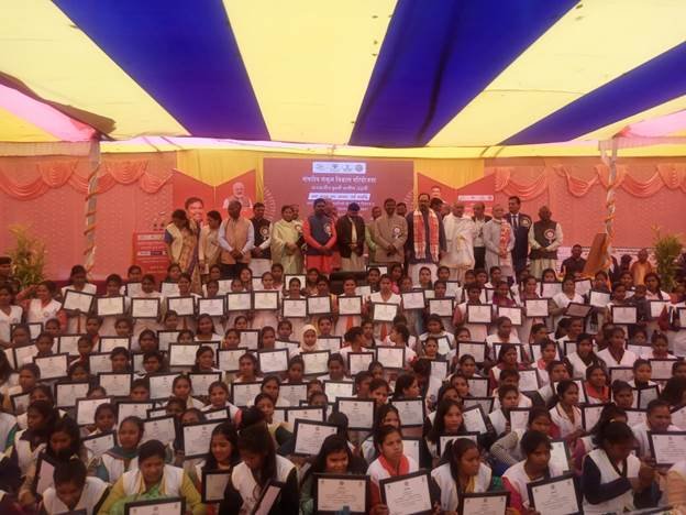 Shri Rajeev Chandrasekhar felicitates 200 tribal women who successfully completed their training under the Grameen Udyami Program in Jharkhand
