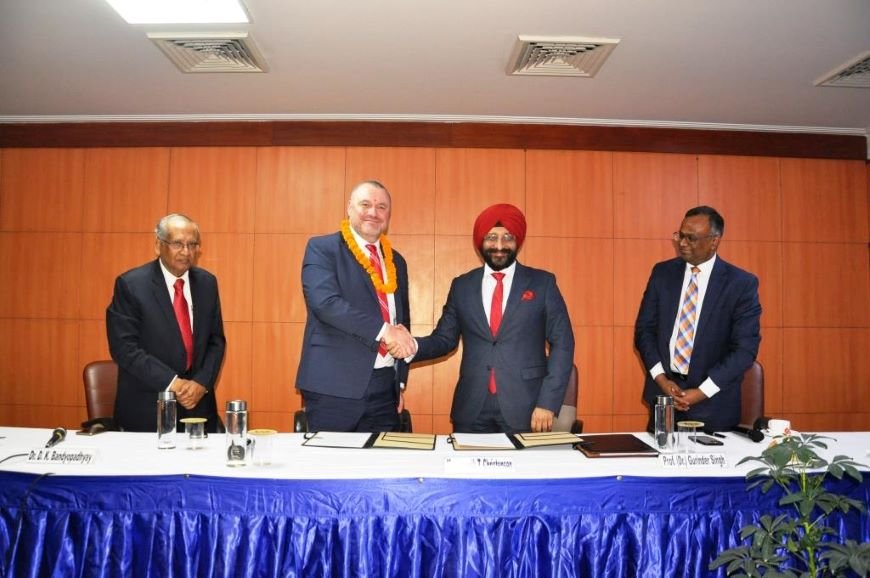Amity University and Illinois Institute of Technology Inks MoU