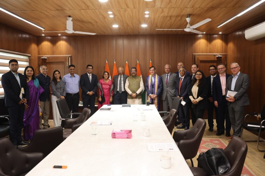 Shri Dharmendra Pradhan meets delegation from Johns Hopkins University and Gupta-Klinsky India Institute