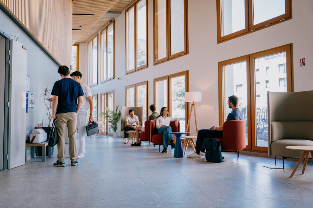 Excelia Business School Confirms its Global Standing in the Financial Times and QS Rankings