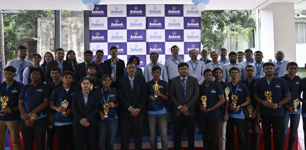 Aakash Student from Tamil Nadu Shines in JEE Main 2026: Chennai Student Ajaiy P Becomes State Topper with 99.99 Percentile;Secures 100 Percentile in Physics and Mathematics