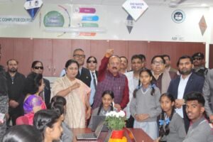 Delhi CM Inaugurates Advanced Computer Labs in 100 Government Schools