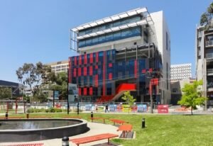 Swinburne Offers 30% Scholarship for Global Students