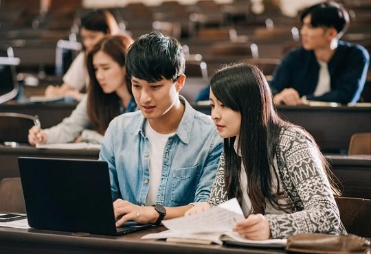 Japan Pays Tokyo Students to Study in Shrinking Regions