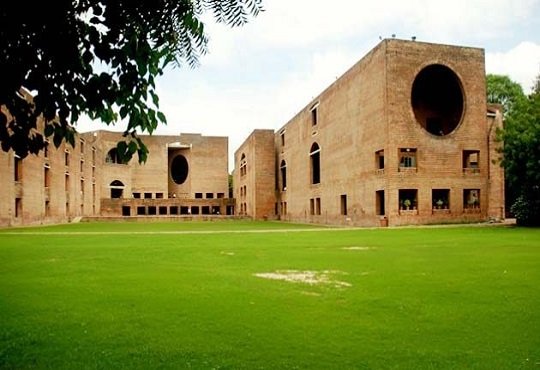 IIM Ahmedabad Dubai Launches 2-Year Executive MBA Program